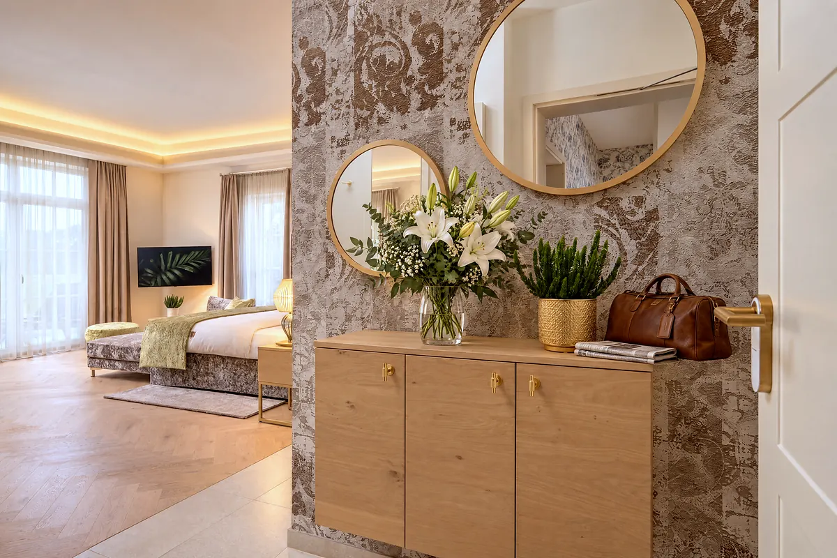 Garderobe, 02 Edelpapagei