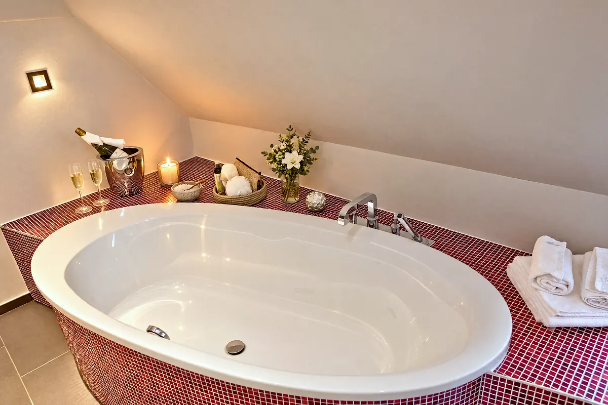 Second bathroom, 13 Silberreiher
