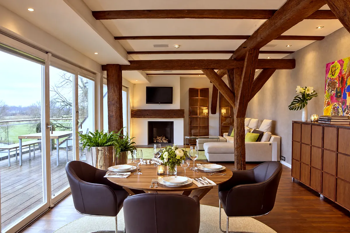 Living area, second view, 13 Silberreiher